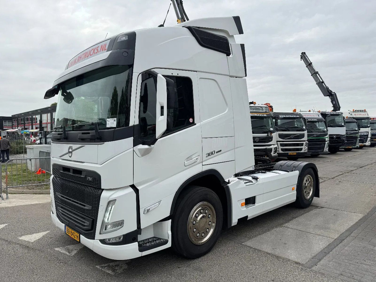 Volvo FM 380 4X2 EURO 6 NEW FACE SKIRTS AIRCO SPOILERS - Тягач: фото 1 Volvo FM 380 4X2 EURO 6 NEW FACE SKIRTS AIRCO SPOILERS - Тягач: фото 1