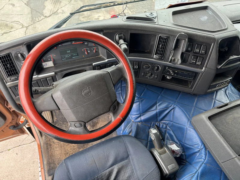 Грузовик бортовой/ Платформа, Автоманипулятор Volvo FM 500 6X2 EURO 5 HIAB 211 EP5 + REMOTE CONTROL: фото 17
