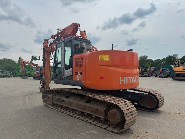 HITACHI ZX 225USLC-3 - Гусеничный экскаватор: фото 4 HITACHI ZX 225USLC-3 - Гусеничный экскаватор: фото 4