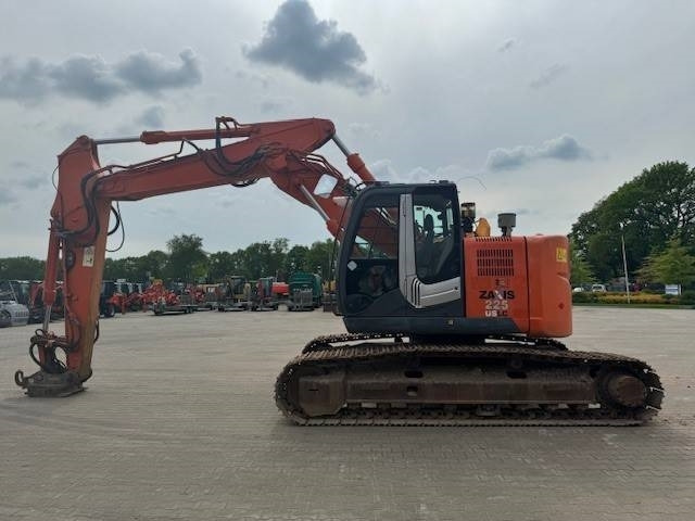 HITACHI ZX 225USLC-3 - Гусеничный экскаватор: фото 3 HITACHI ZX 225USLC-3 - Гусеничный экскаватор: фото 3