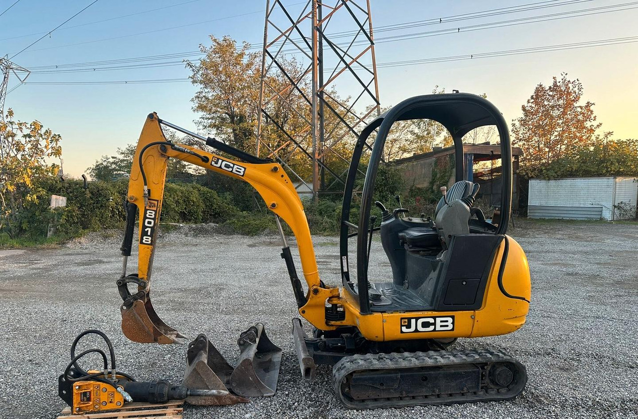 Mini escavatore Jcb 18 quintali - Мини-экскаватор: фото 1 Mini escavatore Jcb 18 quintali - Мини-экскаватор: фото 1