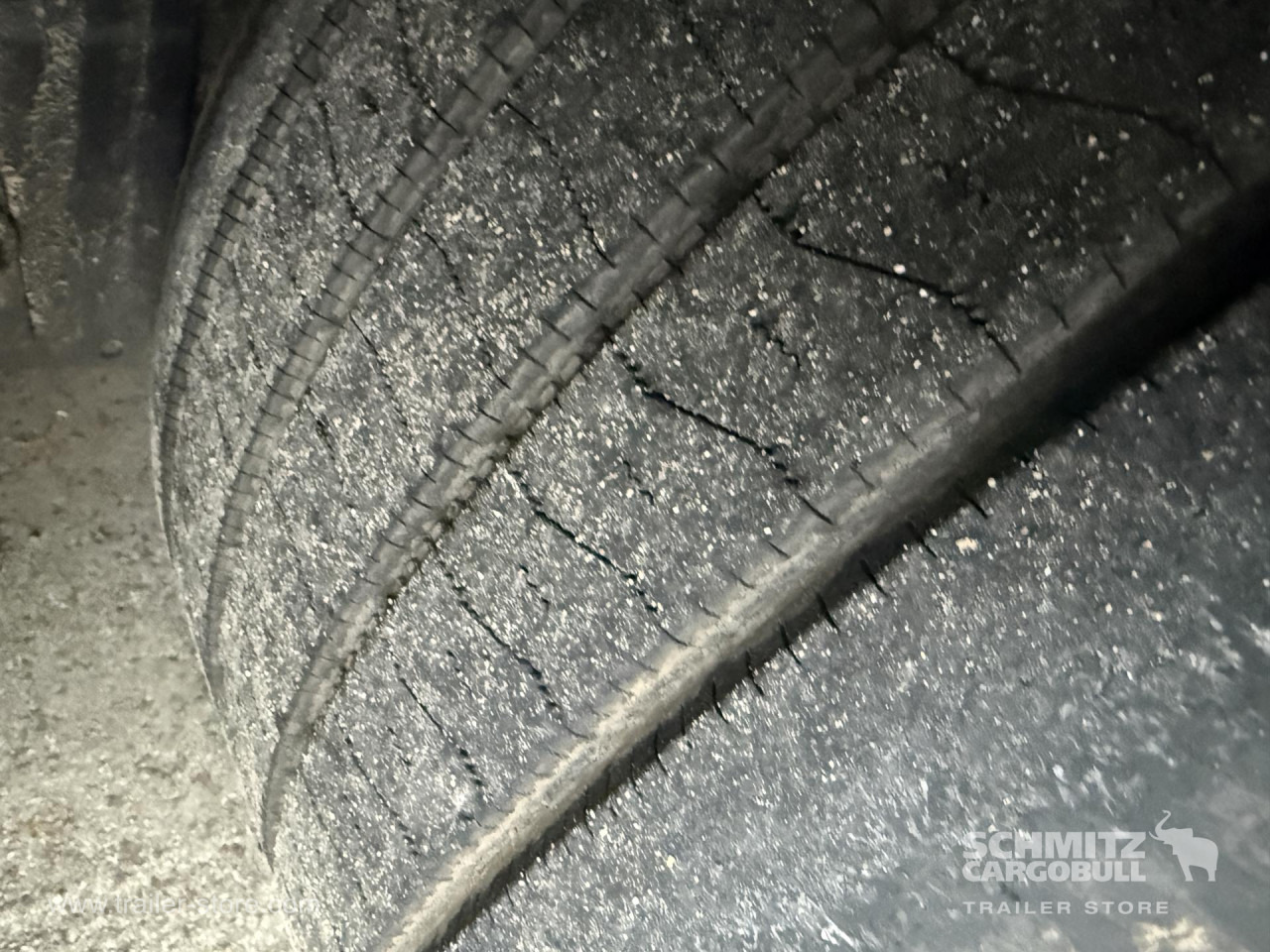 KAESSBOHRER Curtainsider Mega - Тентованный полуприцеп: фото 4 KAESSBOHRER Curtainsider Mega - Тентованный полуприцеп: фото 4