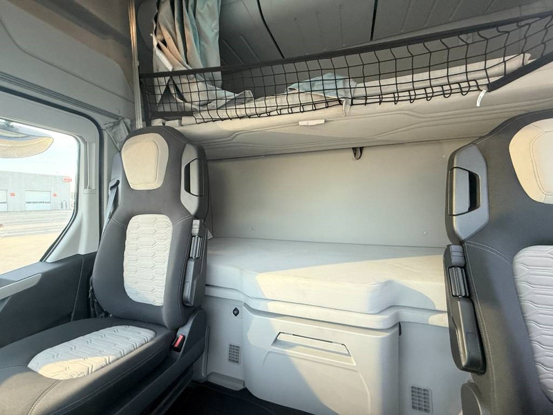 Тягач Ford F-Max: фото 11