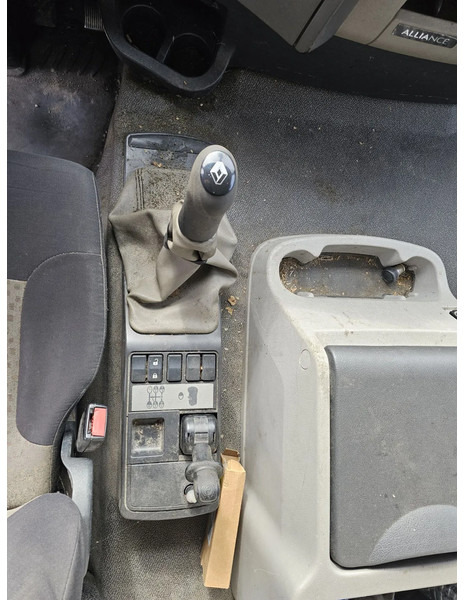 Тентованный грузовик Renault Premium 270 DXI - Manual: фото 12