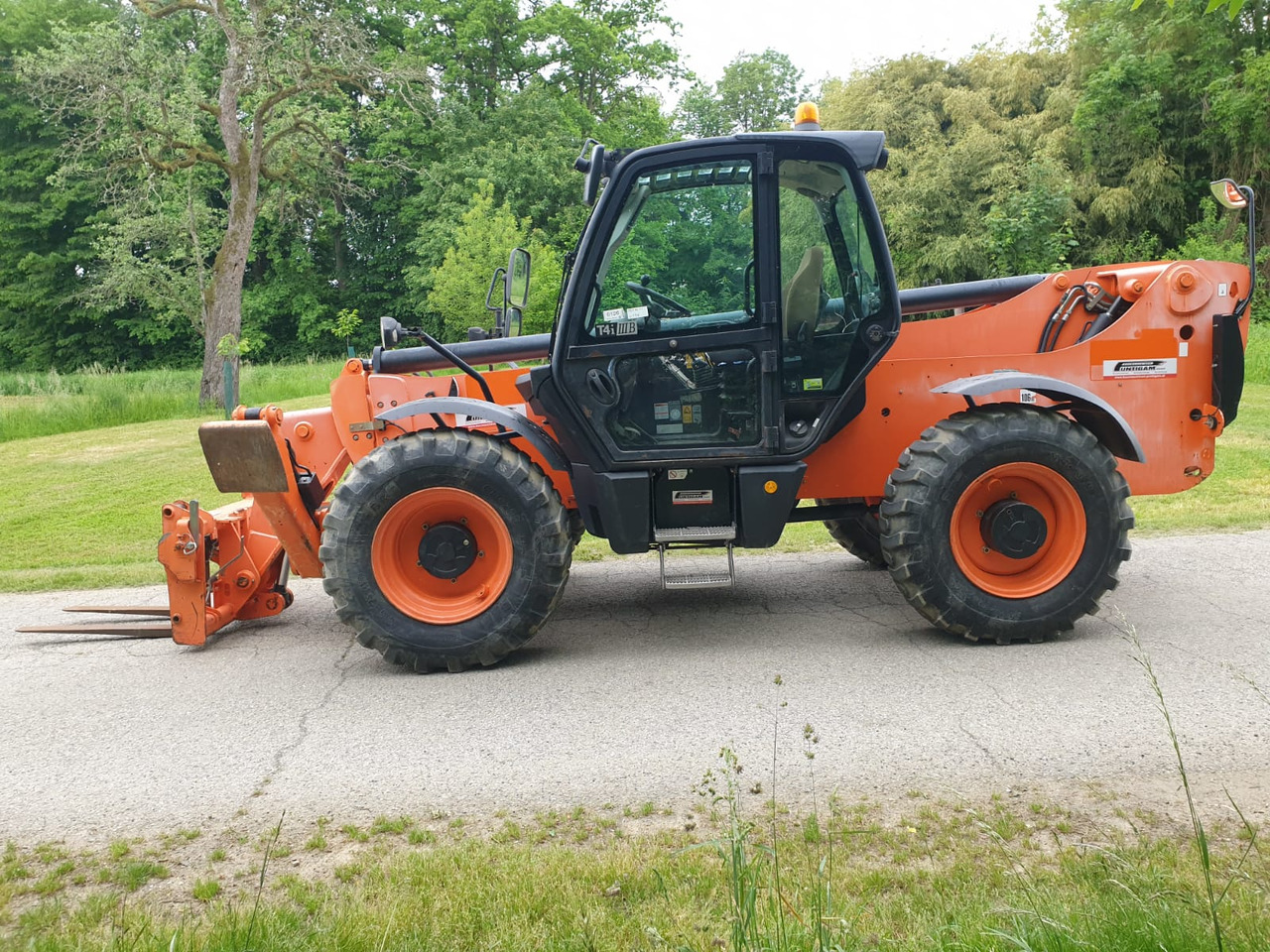 JCB 540-140 - Телескопический погрузчик: фото 1 JCB 540-140 - Телескопический погрузчик: фото 1
