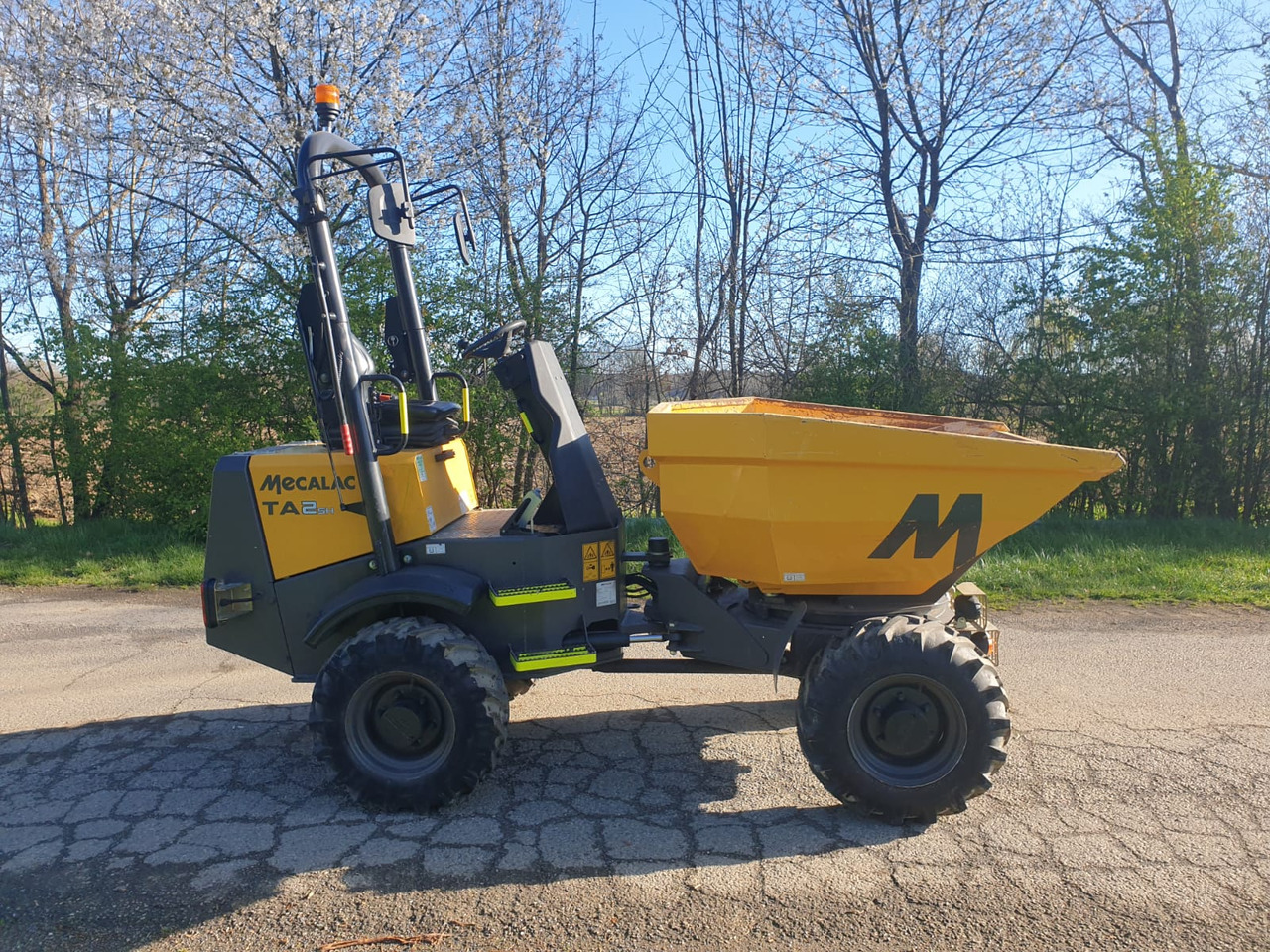MECALAC TA 2 sh - Внедорожный самосвал: фото 3 MECALAC TA 2 sh - Внедорожный самосвал: фото 3