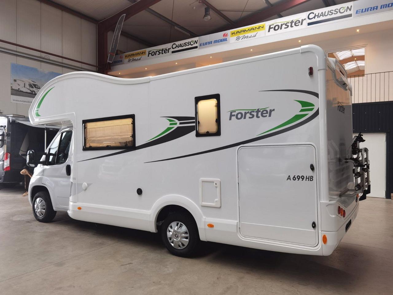 Forster A 699 HB /140PS / ZUBEHÖR - PAKET / 6x SITZP. - Альковный автодом: фото 5 Forster A 699 HB /140PS / ZUBEHÖR - PAKET / 6x SITZP. - Альковный автодом: фото 5