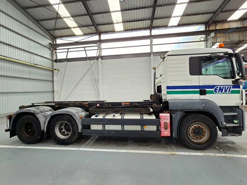 MAN TGS 28.440 6x2 / EURO 5 / AIRCO / LIFTAS / 10 roues - 10 tyres - Грузовик-шасси: фото 4 MAN TGS 28.440 6x2 / EURO 5 / AIRCO / LIFTAS / 10 roues - 10 tyres - Грузовик-шасси: фото 4