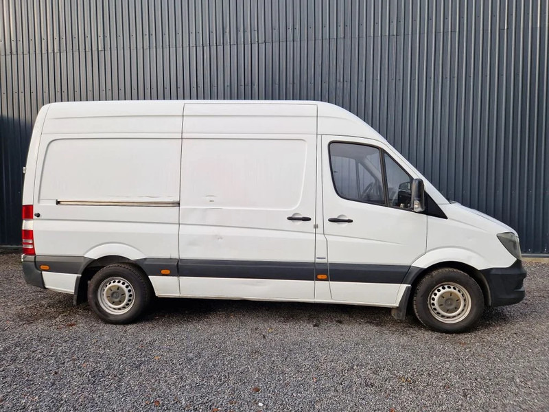 Mercedes-Benz Sprinter 314 AIRCO / MANUEL/ NOUVEAU MOTEUR 320000 km - Цельнометаллический фургон: фото 4 Mercedes-Benz Sprinter 314 AIRCO / MANUEL/ NOUVEAU MOTEUR 320000 km - Цельнометаллический фургон: фото 4