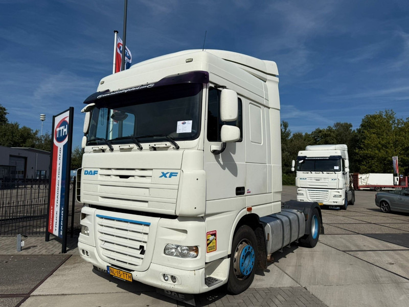 DAF XF105.460 SpaceCab Intarder 2x Fueltank - Тягач: фото 2 DAF XF105.460 SpaceCab Intarder 2x Fueltank - Тягач: фото 2