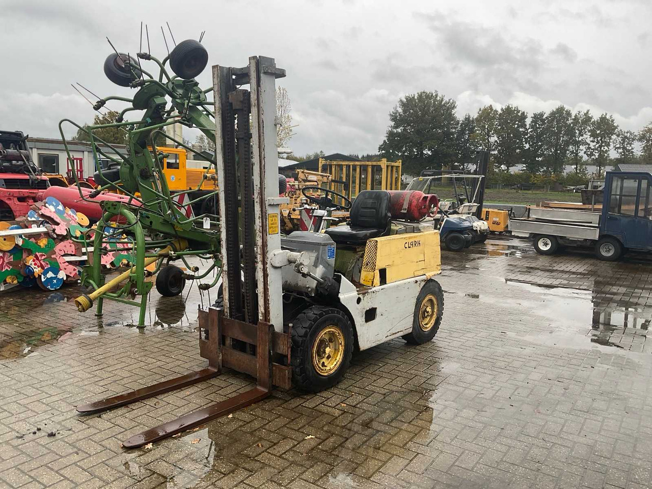 1967 CLARK CY40 FORKLIFT - Вилочный погрузчик: фото 1 1967 CLARK CY40 FORKLIFT - Вилочный погрузчик: фото 1