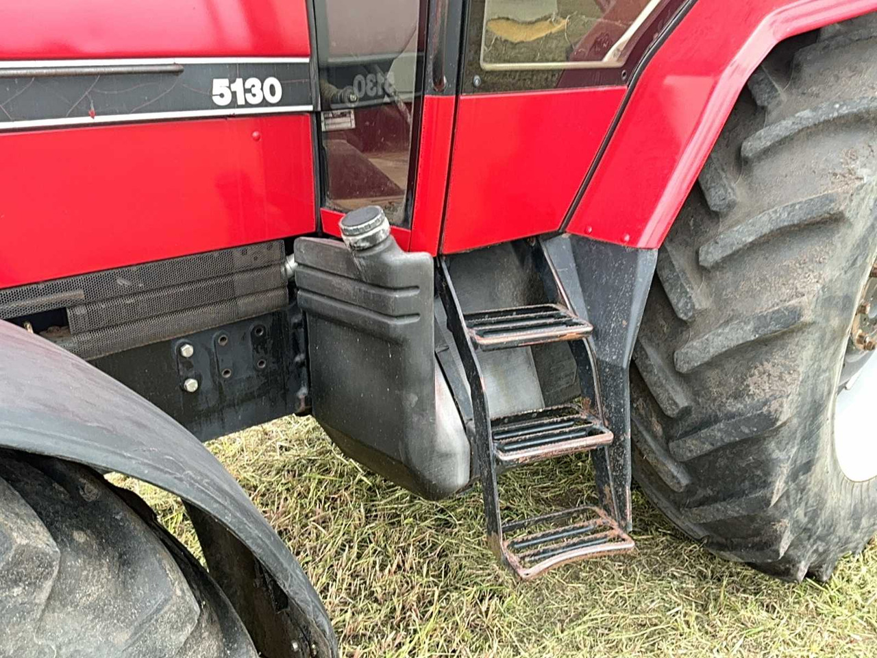 Трактор 1990 CASE INTERNATIONAL 5130 ALL-WHEEL DRIVE FARM TRACTOR: фото 19 Трактор 1990 CASE INTERNATIONAL 5130 ALL-WHEEL DRIVE FARM TRACTOR: фото 19