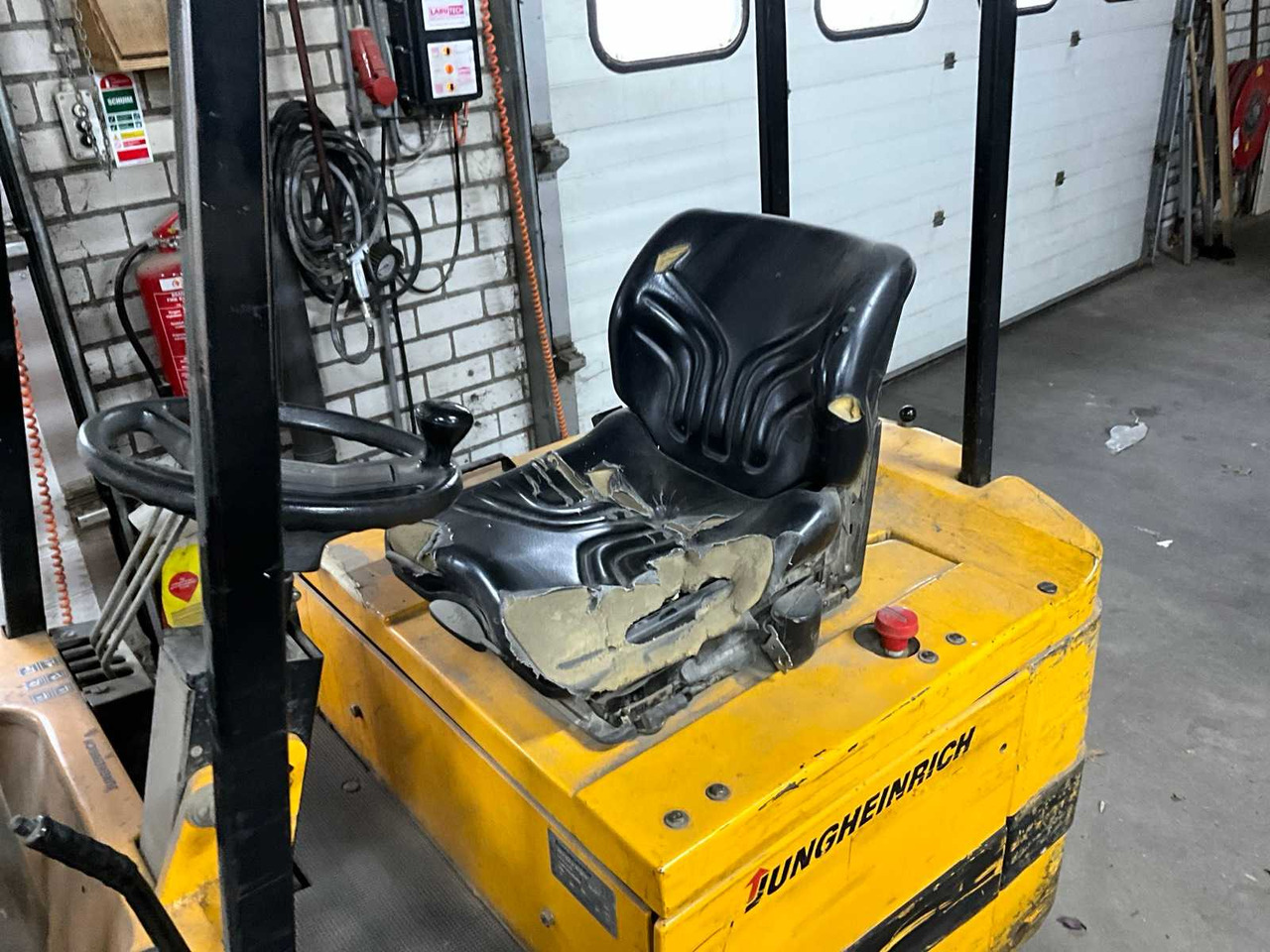 1990 JUNGHEINRICH EF6.0 12.5 FORKLIFT - Вилочный погрузчик: фото 3 1990 JUNGHEINRICH EF6.0 12.5 FORKLIFT - Вилочный погрузчик: фото 3