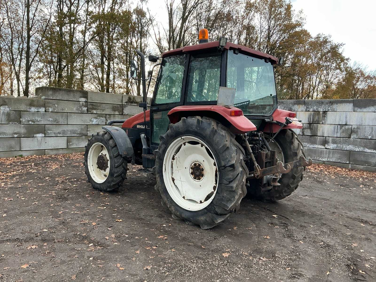 1996 NEW HOLLAND L85 DT ALL-WHEEL DRIVE FARM TRACTOR - Трактор: фото 3 1996 NEW HOLLAND L85 DT ALL-WHEEL DRIVE FARM TRACTOR - Трактор: фото 3