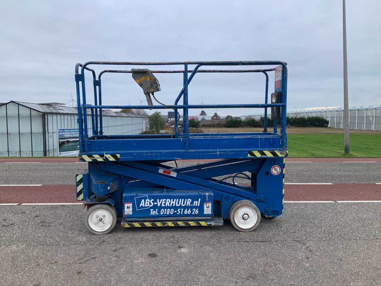 1999 UPRIGHT SL20 AERIAL PLATFORM - Подъёмник: фото 2 1999 UPRIGHT SL20 AERIAL PLATFORM - Подъёмник: фото 2