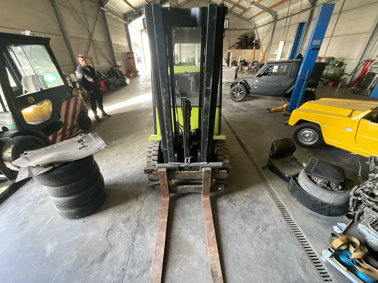 Вилочный погрузчик 2001 CLARK CGP25H FORKLIFT: фото 8 Вилочный погрузчик 2001 CLARK CGP25H FORKLIFT: фото 8