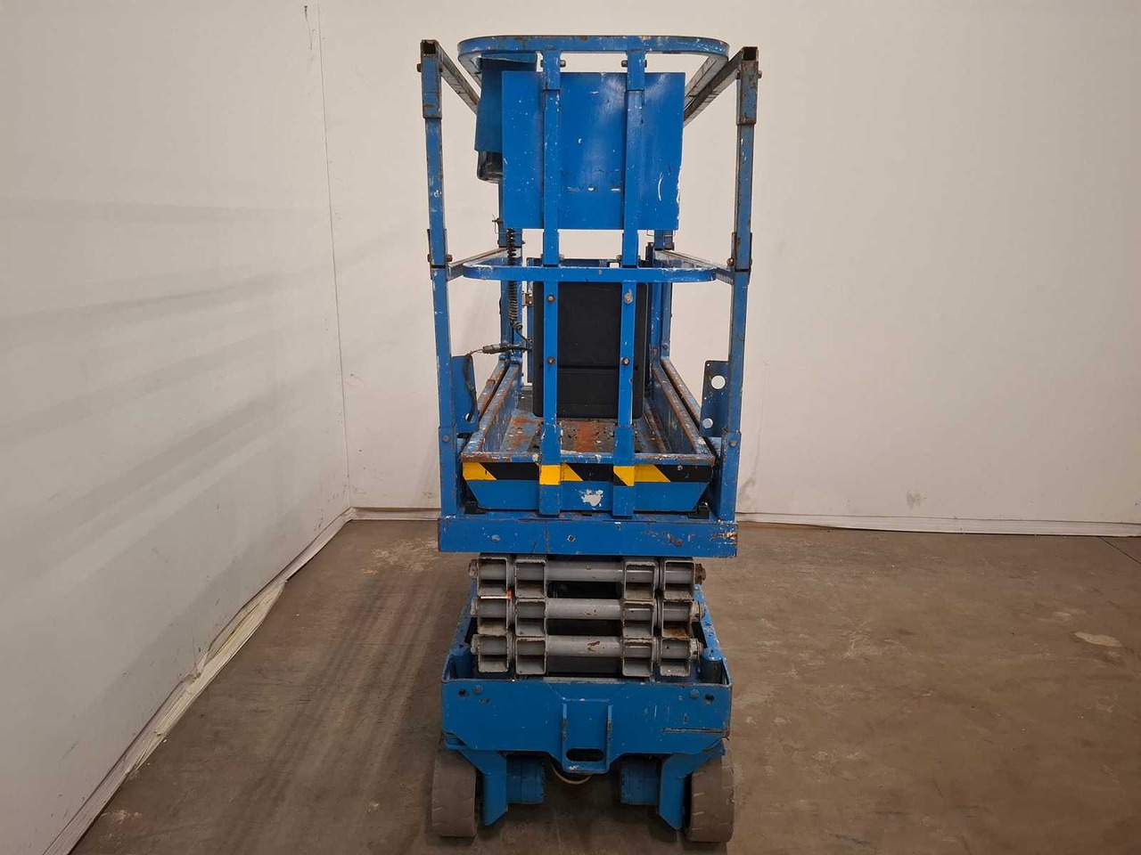 2004 GENIE GS1932 AERIAL PLATFORM - Подъёмник: фото 2 2004 GENIE GS1932 AERIAL PLATFORM - Подъёмник: фото 2