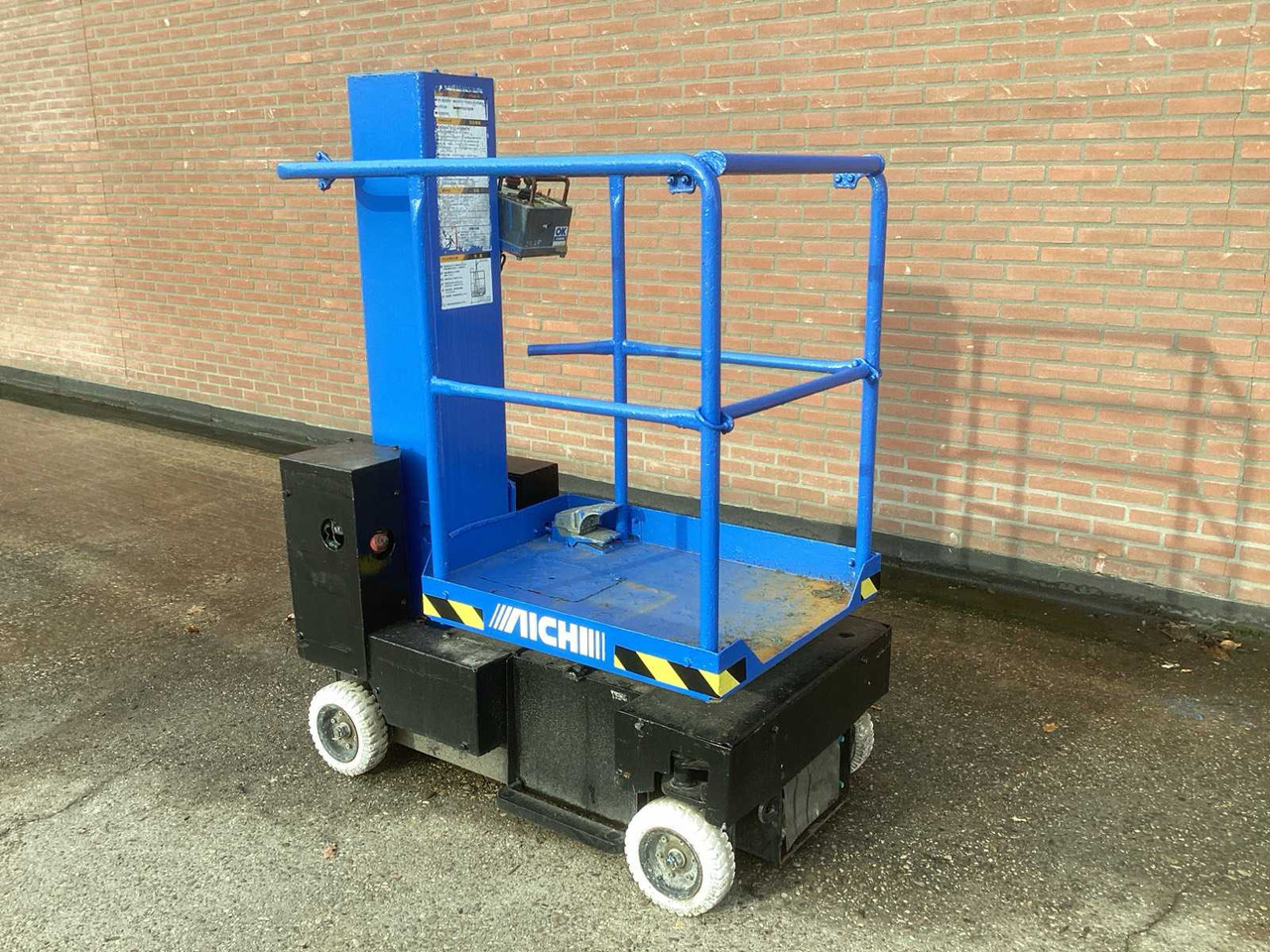 2006 AICHI SV 04 B AERIAL PLATFORM - Подъёмник: фото 3 2006 AICHI SV 04 B AERIAL PLATFORM - Подъёмник: фото 3