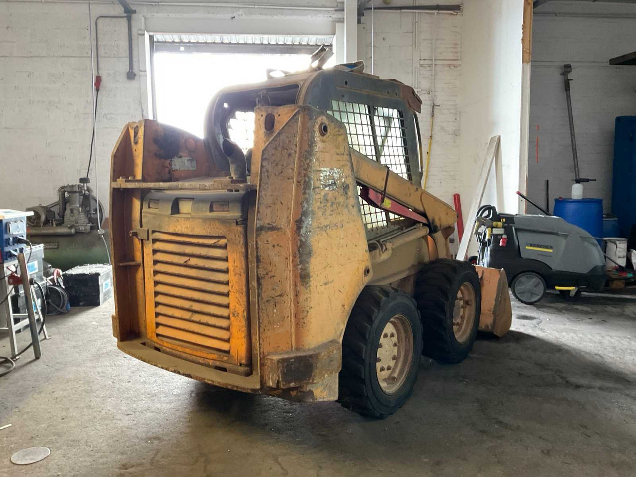 2010 CASE 410 SKID STEER LOADER - Гусеничный мини-погрузчик: фото 5 2010 CASE 410 SKID STEER LOADER - Гусеничный мини-погрузчик: фото 5