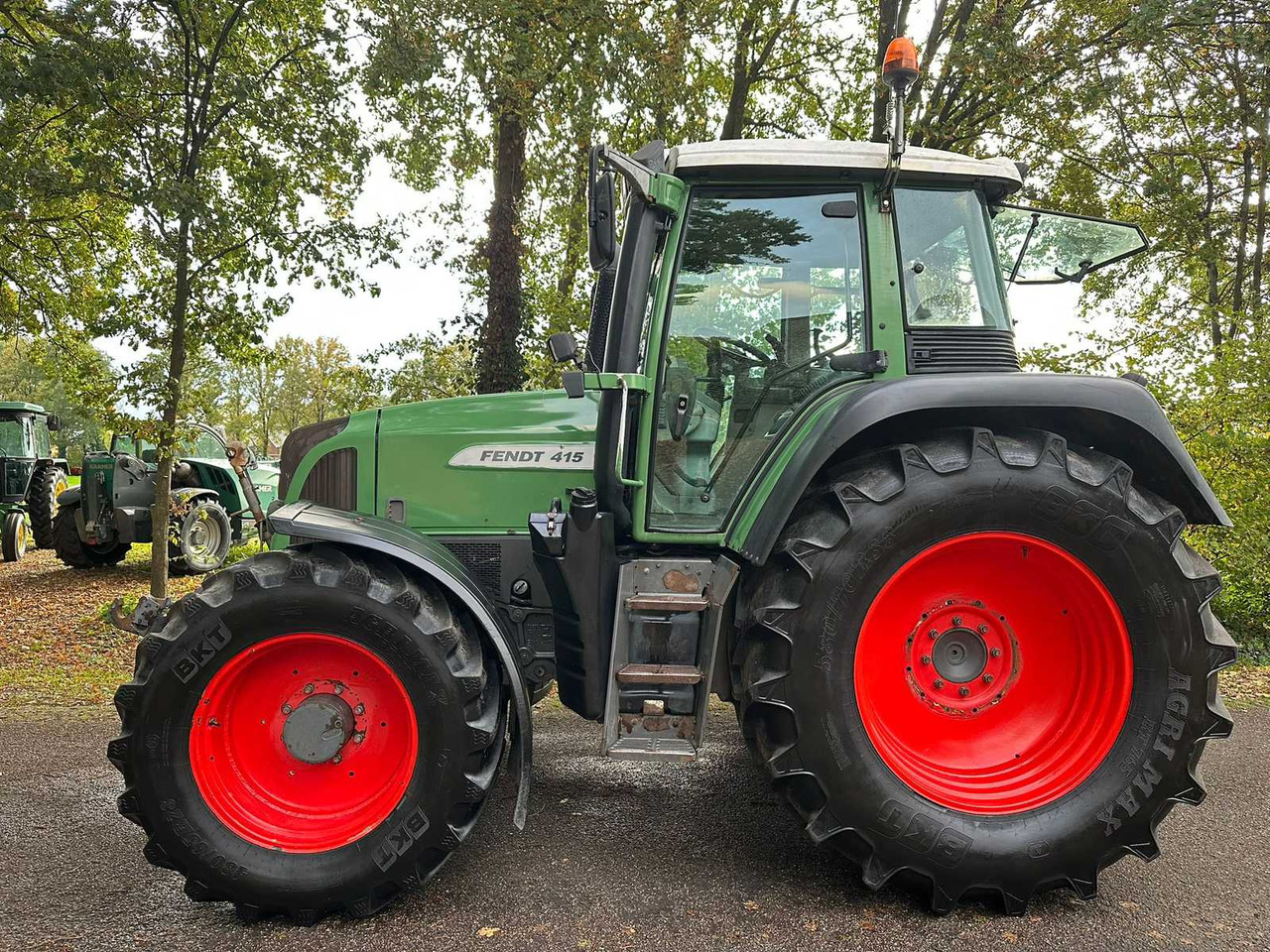 2010 FENDT 415 VARIO TMS ALL-WHEEL DRIVE AGRICULTURAL TRACTOR - Трактор: фото 2 2010 FENDT 415 VARIO TMS ALL-WHEEL DRIVE AGRICULTURAL TRACTOR - Трактор: фото 2