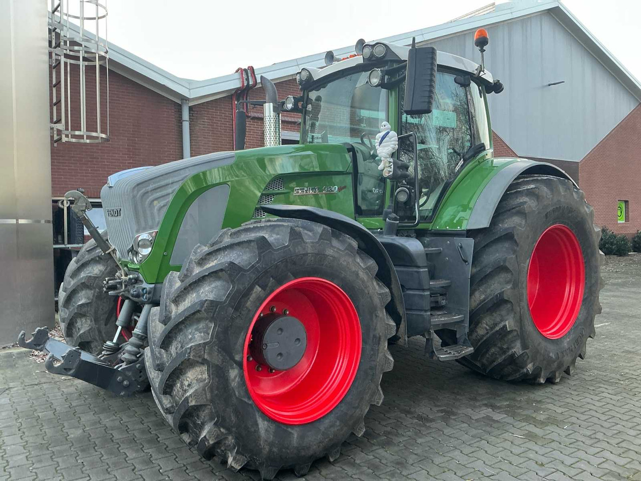 2010 FENDT 930 VARIO ALL-WHEEL DRIVE FARM TRACTOR - Трактор: фото 1 2010 FENDT 930 VARIO ALL-WHEEL DRIVE FARM TRACTOR - Трактор: фото 1