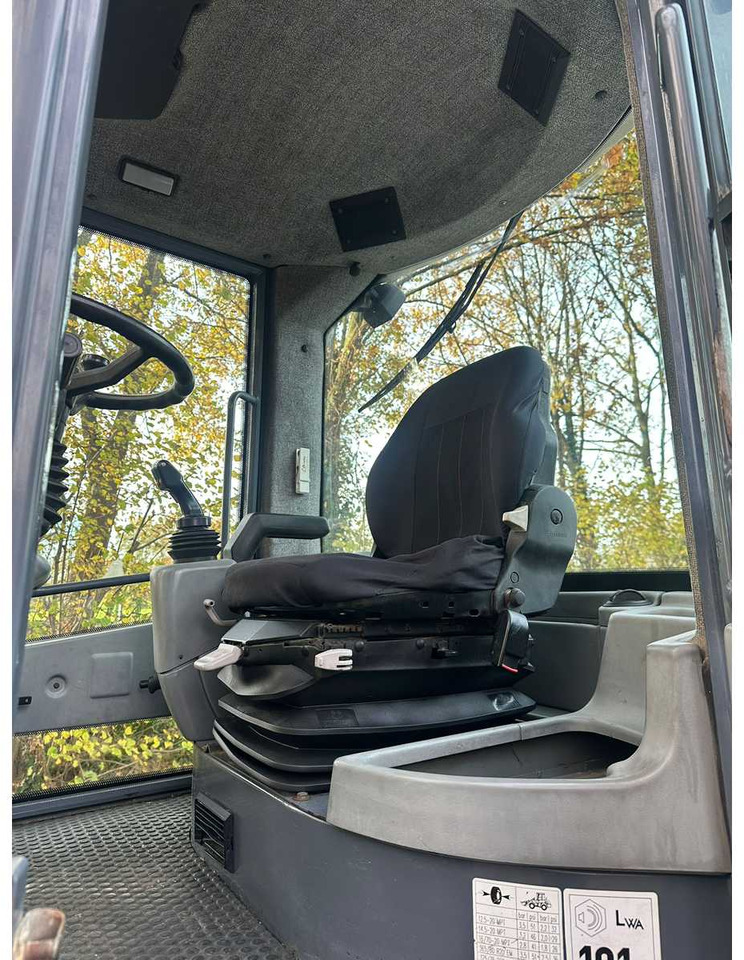 Колёсный погрузчик 2010 TEREX TL 100 SHOVEL: фото 11 Колёсный погрузчик 2010 TEREX TL 100 SHOVEL: фото 11