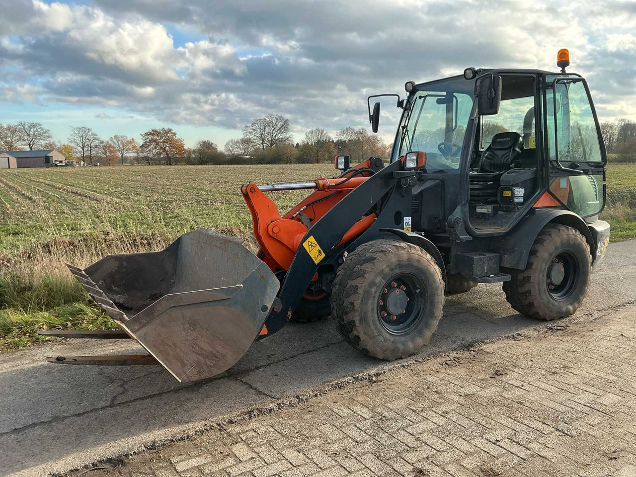 2015 KOMATSU WA70-7 SHOVEL - Колёсный погрузчик: фото 2 2015 KOMATSU WA70-7 SHOVEL - Колёсный погрузчик: фото 2