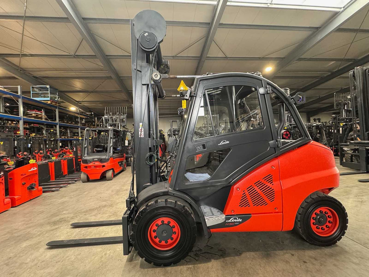 2015 SERVICE + UVV 10/2026 LINDE H50D TRIPLEX 666CM 3RD+4TH+5TH VALVE CAB DIESEL FORKLIFT - Вилочный погрузчик: фото 2 2015 SERVICE + UVV 10/2026 LINDE H50D TRIPLEX 666CM 3RD+4TH+5TH VALVE CAB DIESEL FORKLIFT - Вилочный погрузчик: фото 2