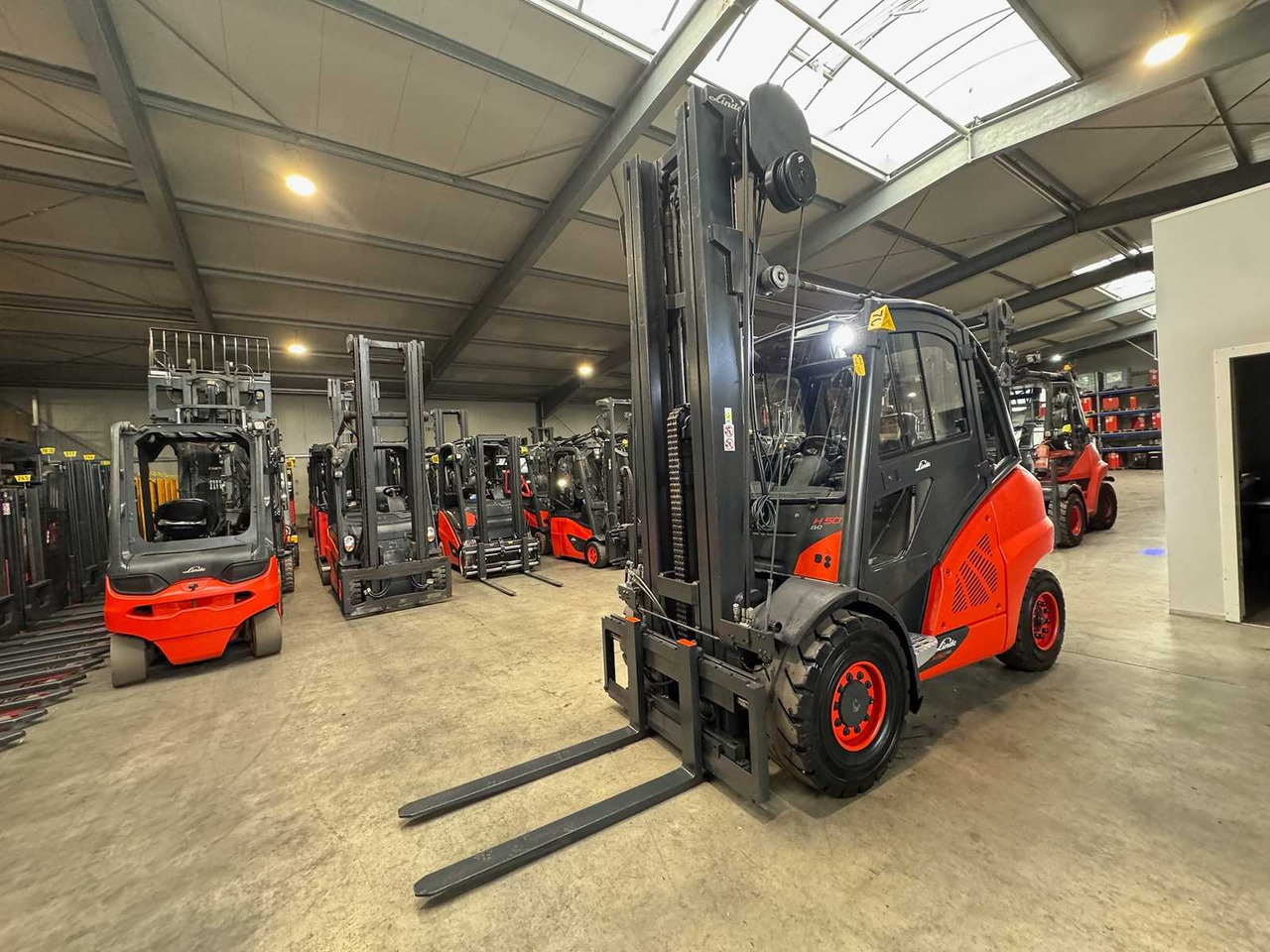 2015 SERVICE + UVV 10/2026 LINDE H50D TRIPLEX 666CM 3RD+4TH+5TH VALVE CAB DIESEL FORKLIFT - Вилочный погрузчик: фото 4 2015 SERVICE + UVV 10/2026 LINDE H50D TRIPLEX 666CM 3RD+4TH+5TH VALVE CAB DIESEL FORKLIFT - Вилочный погрузчик: фото 4