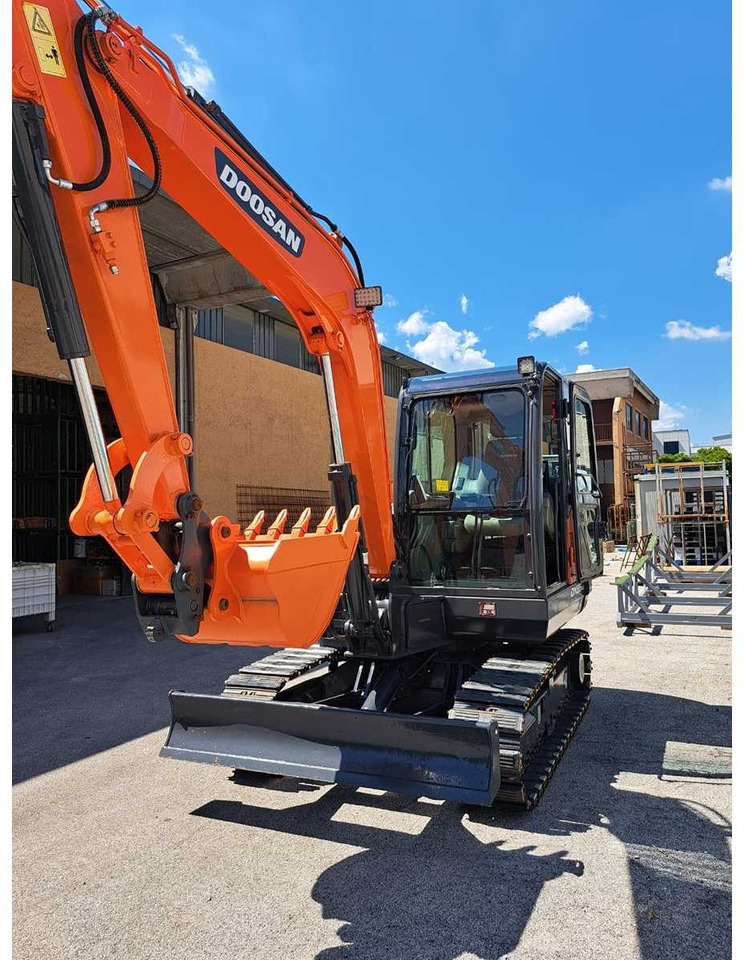 2018 DOOSAN DX55-9C MINI EXCAVATOR - Экскаватор: фото 2 2018 DOOSAN DX55-9C MINI EXCAVATOR - Экскаватор: фото 2