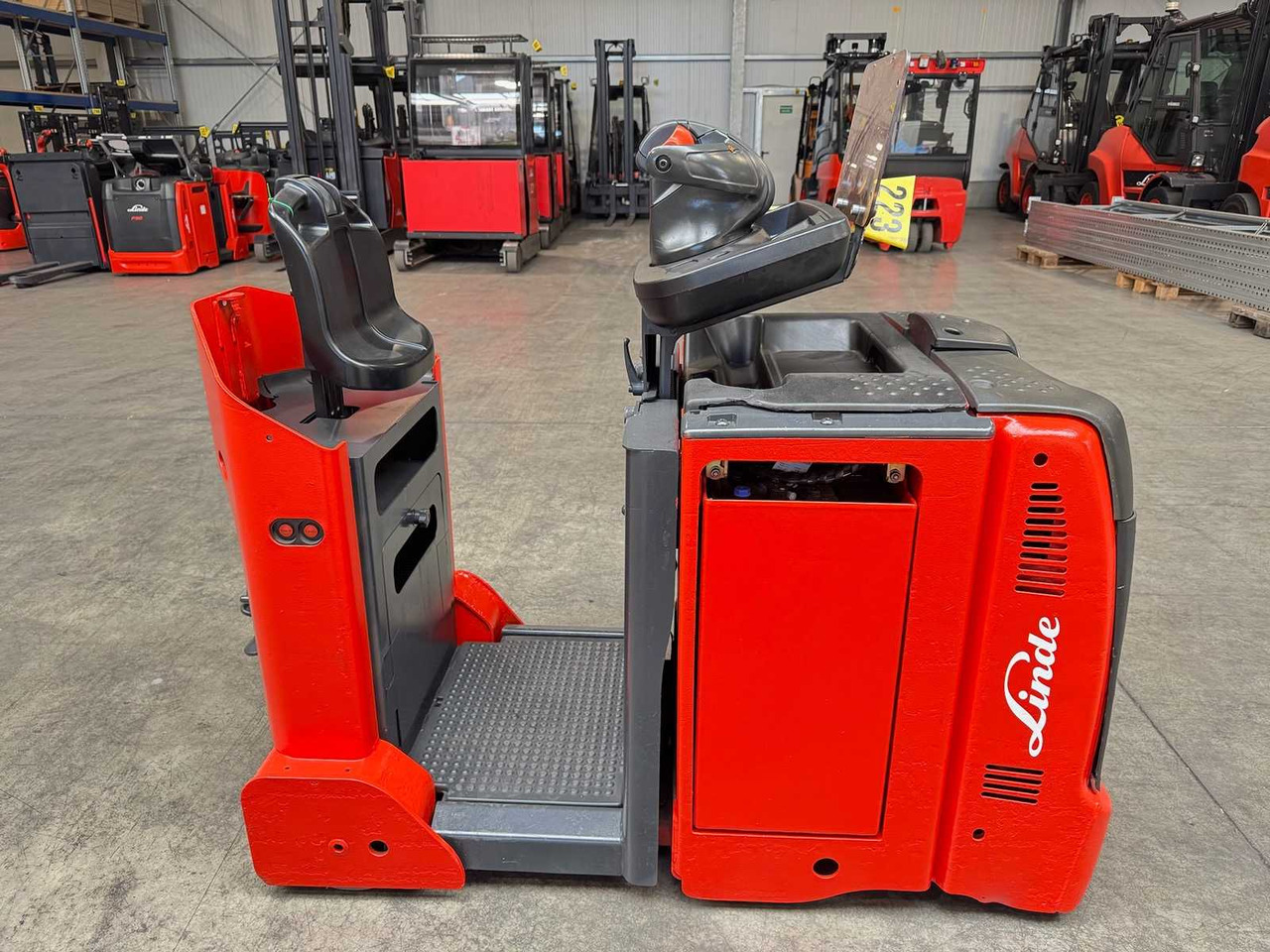 2023 SERVICE + UVV 06/2026 LINDE P50C 5.000KG TRACTOR TOWING VEHICLE TRACTOR 2.633 HOURS 500AH BATTERY - Вилочный погрузчик: фото 2 2023 SERVICE + UVV 06/2026 LINDE P50C 5.000KG TRACTOR TOWING VEHICLE TRACTOR 2.633 HOURS 500AH BATTERY - Вилочный погрузчик: фото 2