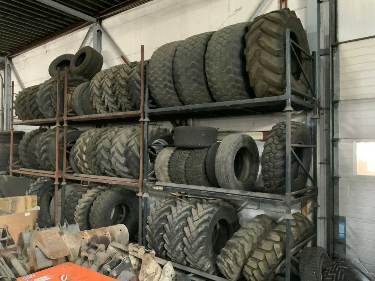 Batch of tyres (approx. 45 pieces) - Шины и диски для Тракторов: фото 2 Batch of tyres (approx. 45 pieces) - Шины и диски для Тракторов: фото 2