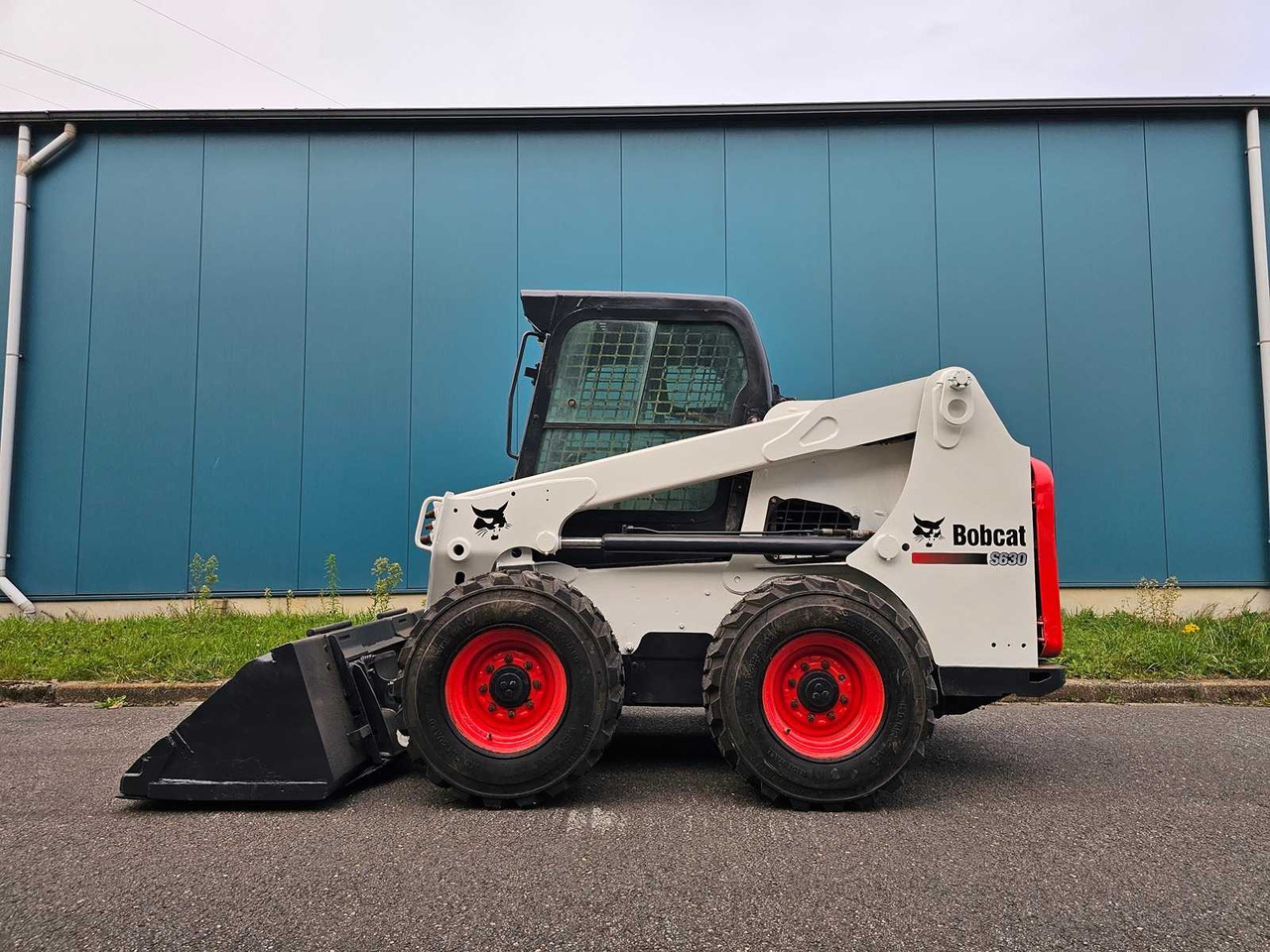 Bobcat S630 - Мини-погрузчик с бортовым поворотом: фото 2 Bobcat S630 - Мини-погрузчик с бортовым поворотом: фото 2