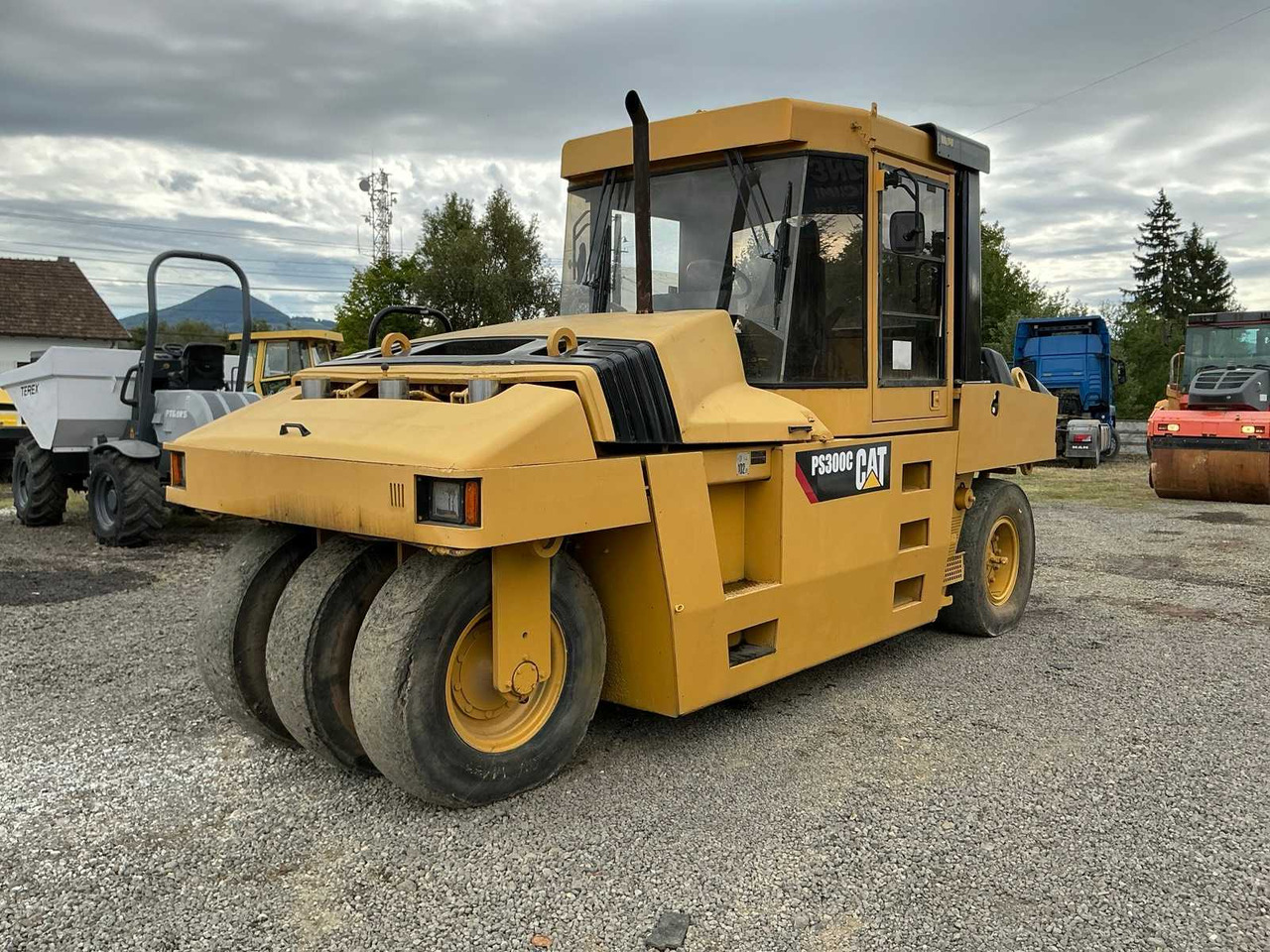 Caterpillar PS 300C - Пневмоколесный каток: фото 2 Caterpillar PS 300C - Пневмоколесный каток: фото 2
