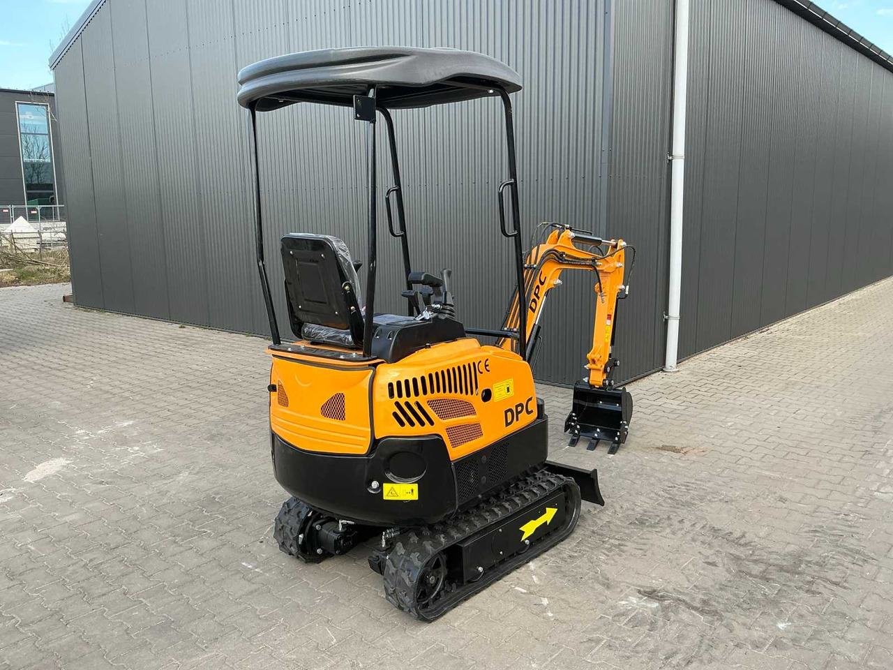 DPC HT15L-E ELECTRIC MINI EXCAVATOR (BATTERY PACK INCLUDED) - Мини-экскаватор: фото 2 DPC HT15L-E ELECTRIC MINI EXCAVATOR (BATTERY PACK INCLUDED) - Мини-экскаватор: фото 2