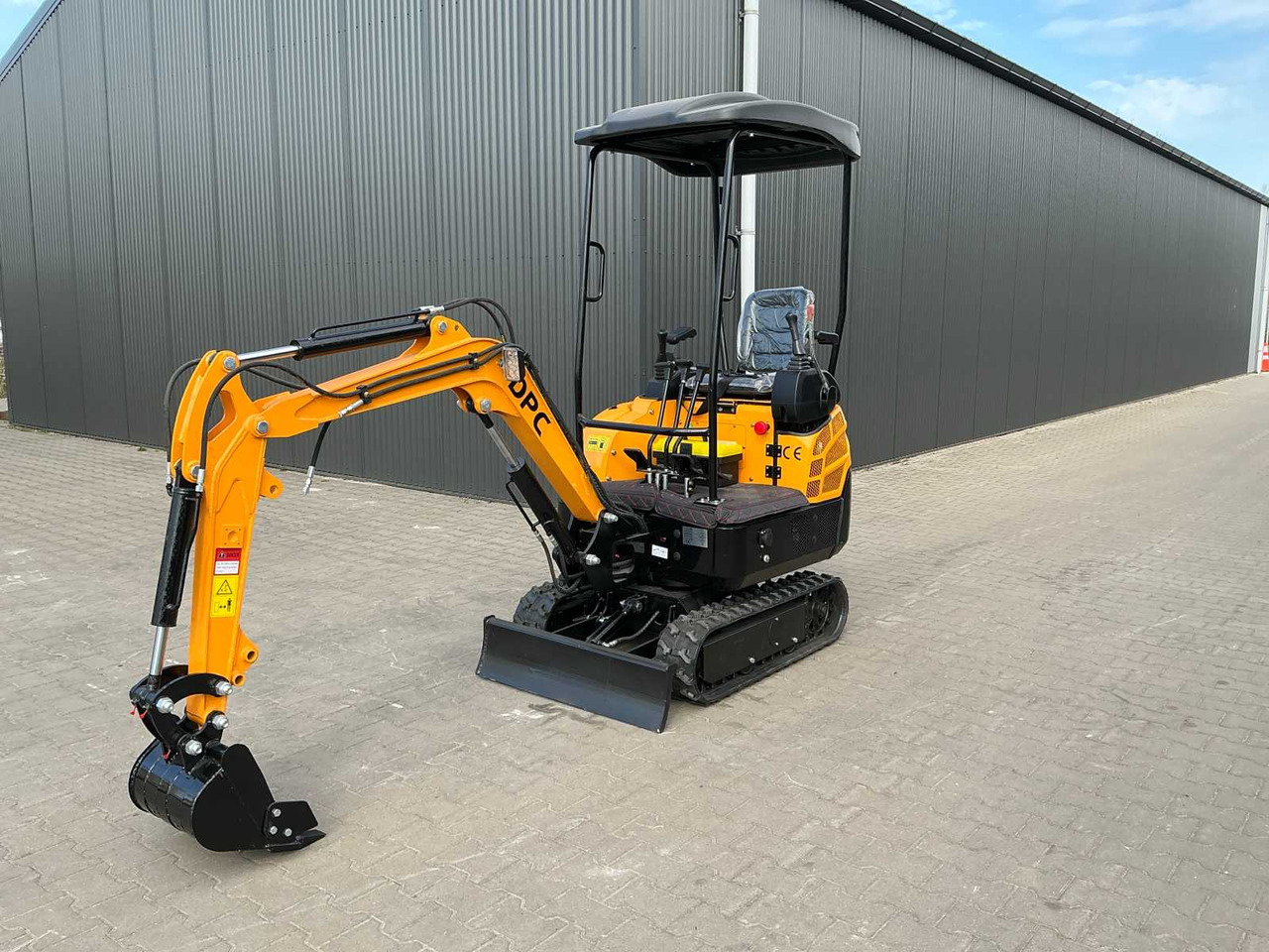 DPC HT15L-E ELECTRIC MINI EXCAVATOR (BATTERY PACK INCLUDED) - Мини-экскаватор: фото 1 DPC HT15L-E ELECTRIC MINI EXCAVATOR (BATTERY PACK INCLUDED) - Мини-экскаватор: фото 1