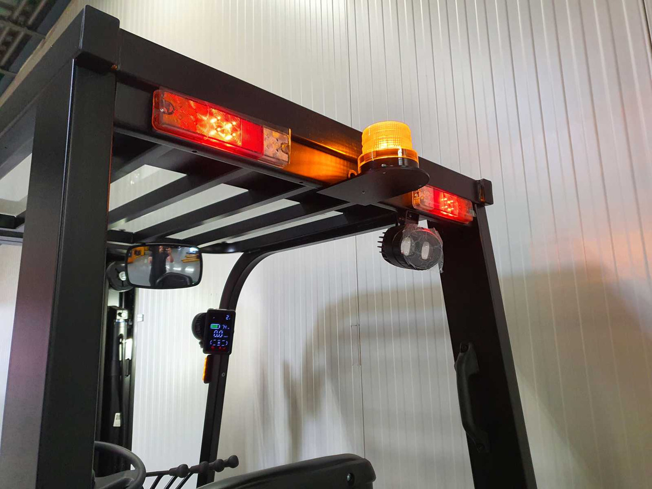 EP - EFXZ-251 - 4.8 METER PLYWOOD, LI-ION, FREE-LIFT, SIDE-SHIFT - FORKLIFT - Вилочный погрузчик: фото 5 EP - EFXZ-251 - 4.8 METER PLYWOOD, LI-ION, FREE-LIFT, SIDE-SHIFT - FORKLIFT - Вилочный погрузчик: фото 5