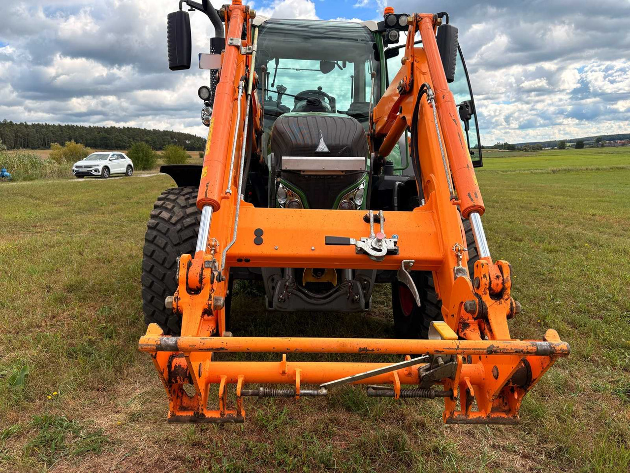 Fendt 4X75 - Фронтальный погрузчик для трактора: фото 4 Fendt 4X75 - Фронтальный погрузчик для трактора: фото 4