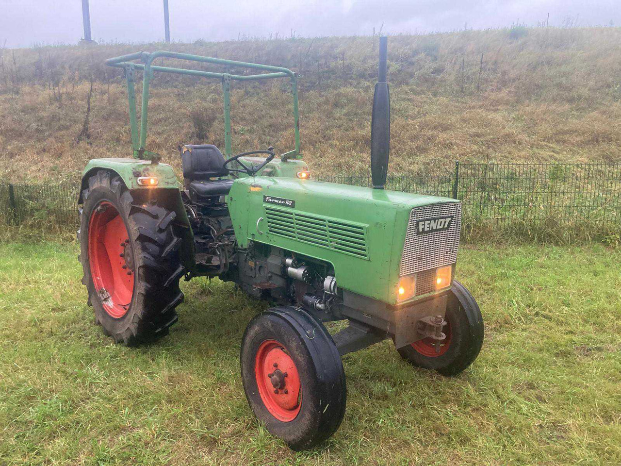 Fendt Farmer 102 - Трактор: фото 4 Fendt Farmer 102 - Трактор: фото 4