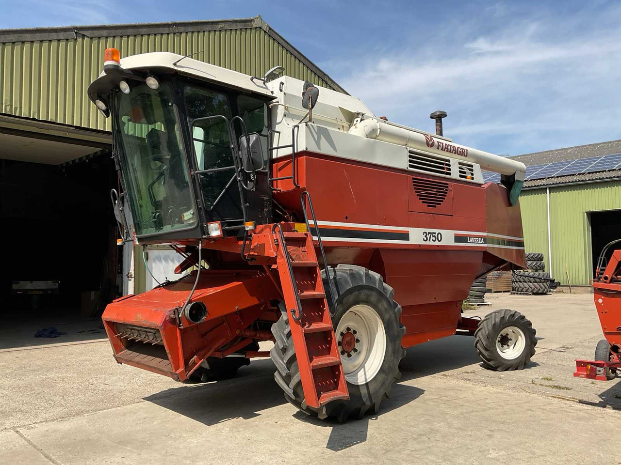 FiatAgri Laverda 3750 - Зерноуборочный комбайн: фото 1 FiatAgri Laverda 3750 - Зерноуборочный комбайн: фото 1