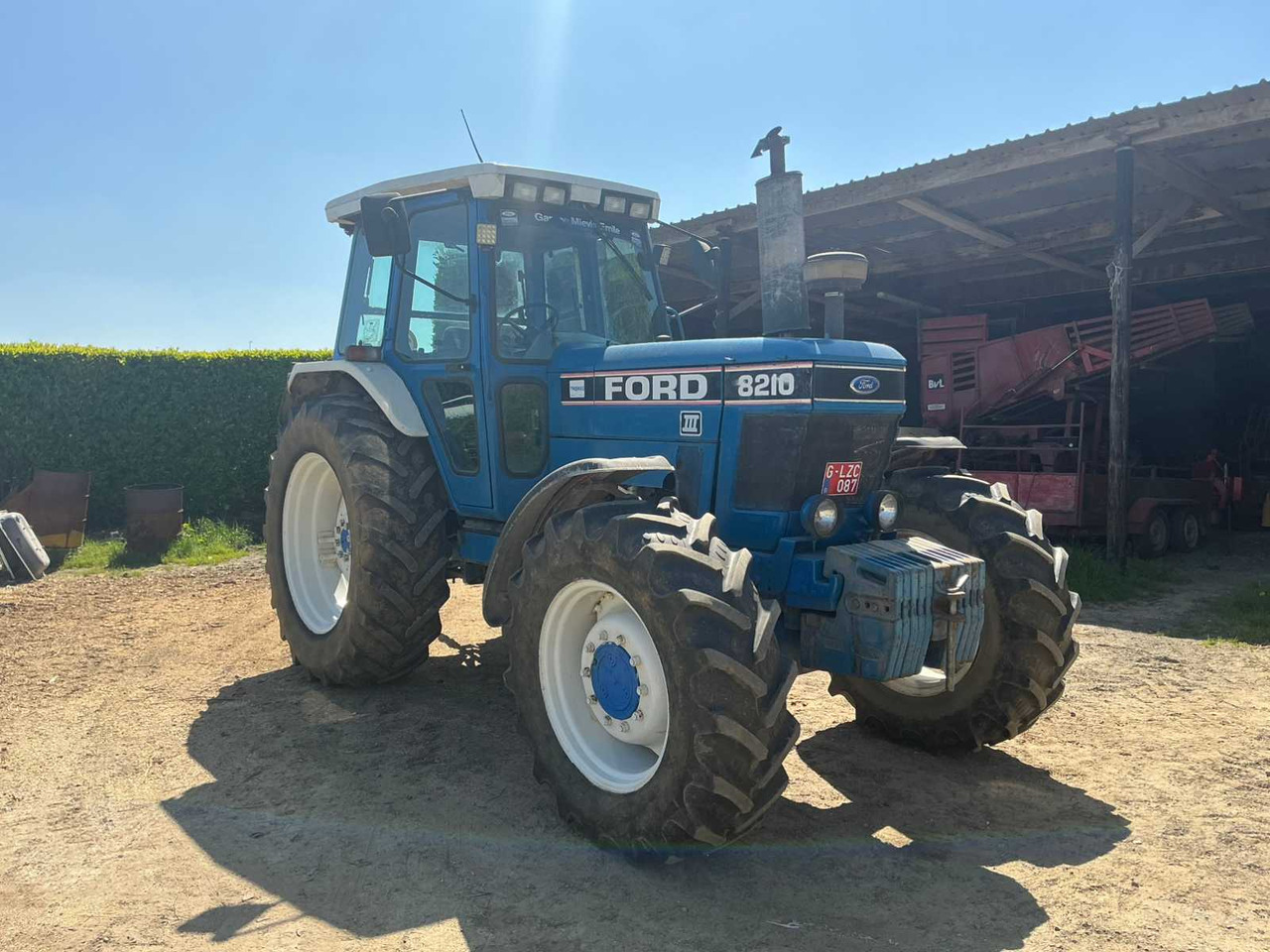 Ford 8210 Gen 3 - Трактор: фото 3 Ford 8210 Gen 3 - Трактор: фото 3