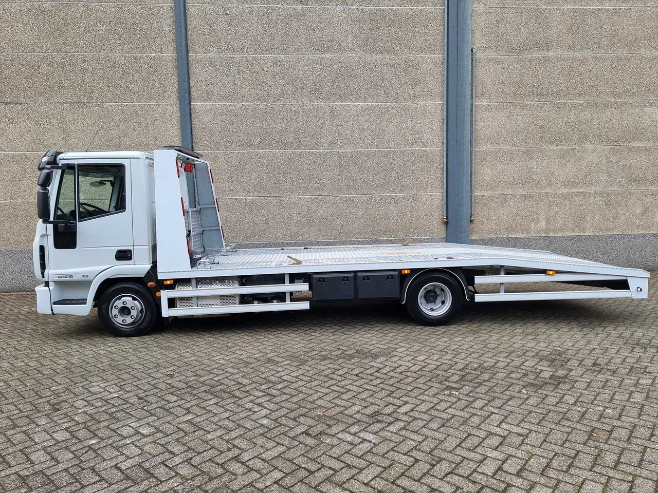 2015 IVECO EUROCARGO 80 E6 80E19 RAMP / TRUCK - Фургон: фото 3 2015 IVECO EUROCARGO 80 E6 80E19 RAMP / TRUCK - Фургон: фото 3