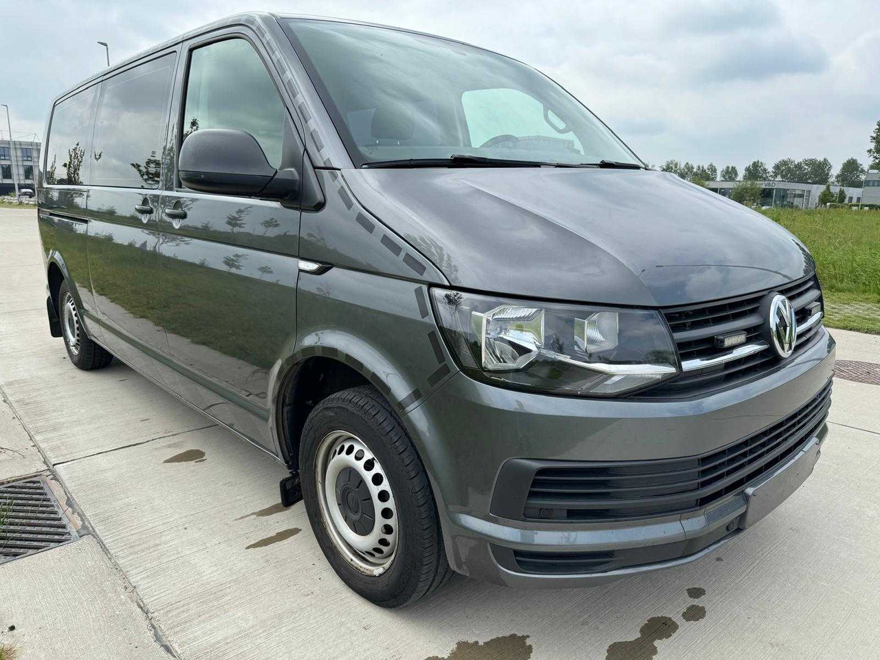 2018 VOLKSWAGEN KOMBI TRANSPORTER - Фургон: фото 2 2018 VOLKSWAGEN KOMBI TRANSPORTER - Фургон: фото 2