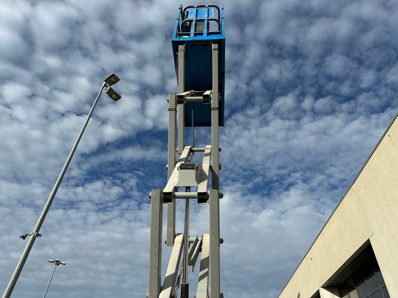 Подъёмник GENIE - 2014 - GS-1930 - AERIAL PLATFORM - SCISSOR LIFT: фото 16 Подъёмник GENIE - 2014 - GS-1930 - AERIAL PLATFORM - SCISSOR LIFT: фото 16