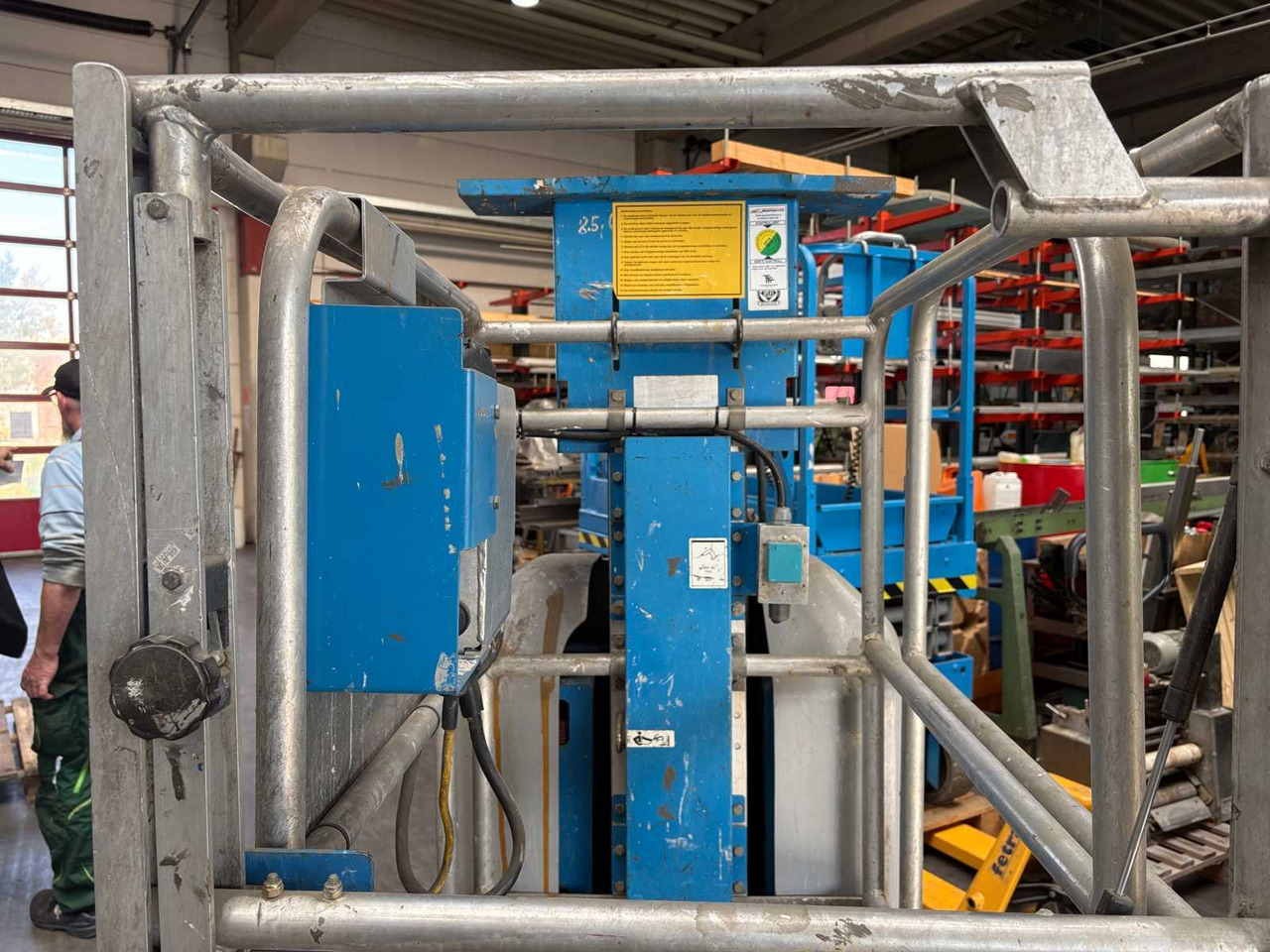 GENIE GR12 AERIAL WORK PLATFORM - Подъёмник: фото 5 GENIE GR12 AERIAL WORK PLATFORM - Подъёмник: фото 5