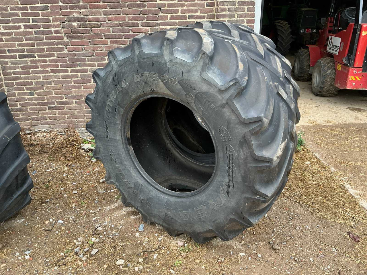 Goodyear Optitrac DT 824 - Шины и диски для Тракторов: фото 3 Goodyear Optitrac DT 824 - Шины и диски для Тракторов: фото 3