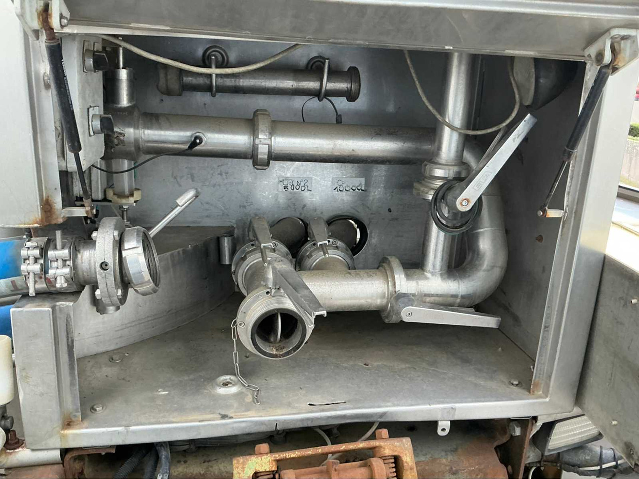 Грузовик 2007 MERCEDES-BENZ 2544 TANKER: фото 9