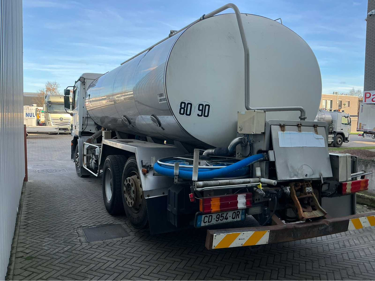 Грузовик 2007 MERCEDES-BENZ 2544 TANKER: фото 6