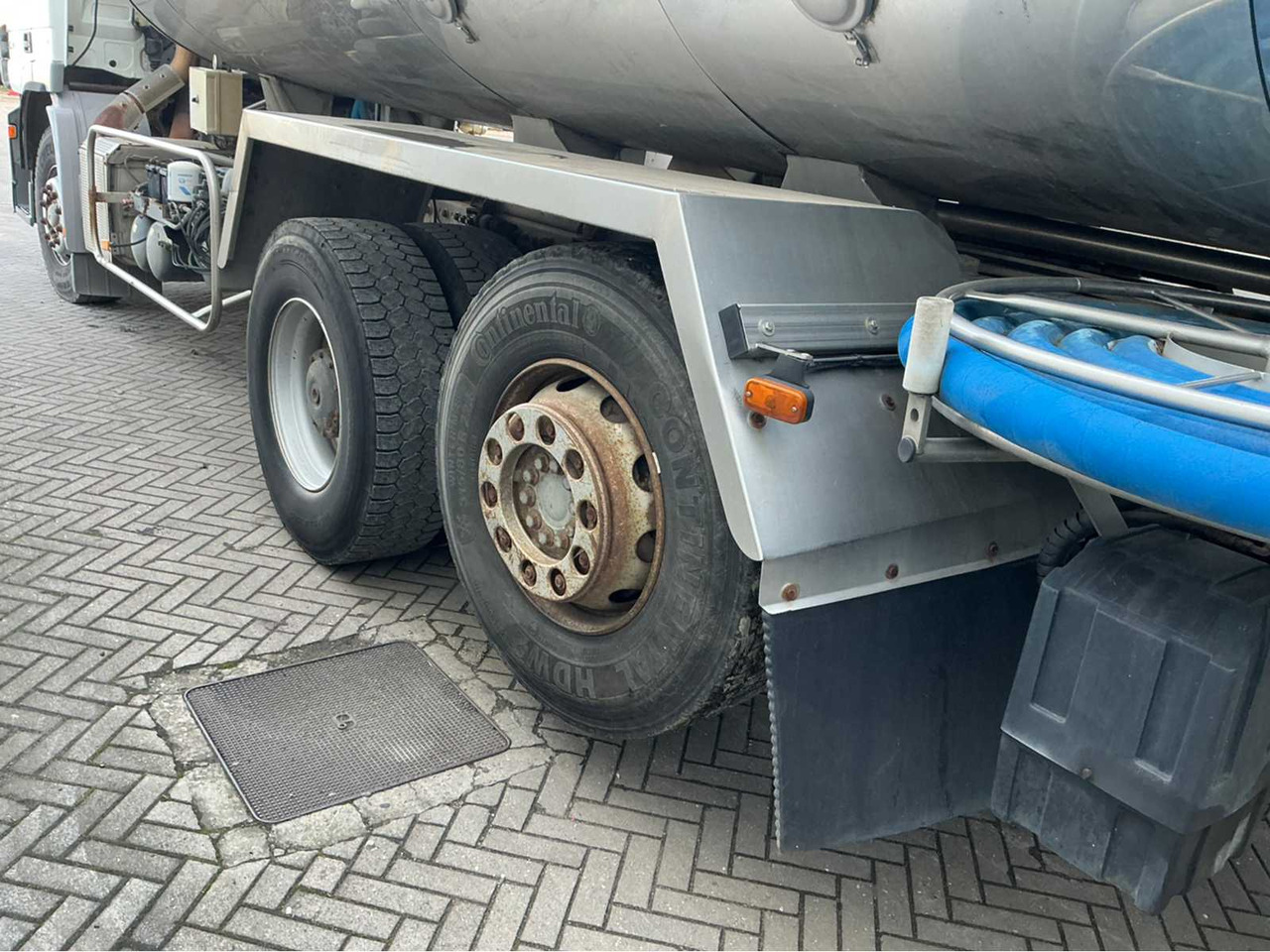 Грузовик 2007 MERCEDES-BENZ 2544 TANKER: фото 11