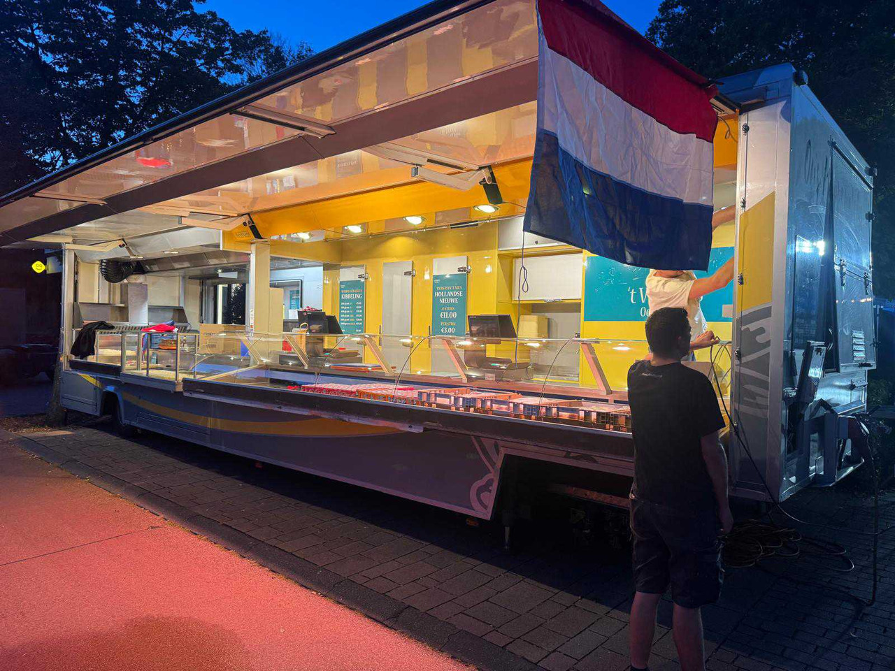 MAN 8-224 TRUCK WITH SEMI-TRAILER SALES - Грузовик: фото 3 MAN 8-224 TRUCK WITH SEMI-TRAILER SALES - Грузовик: фото 3